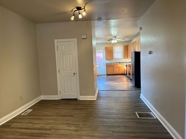 Building Photo - 3 Bedroom 2.5 Bath Property For Rent In Ha...