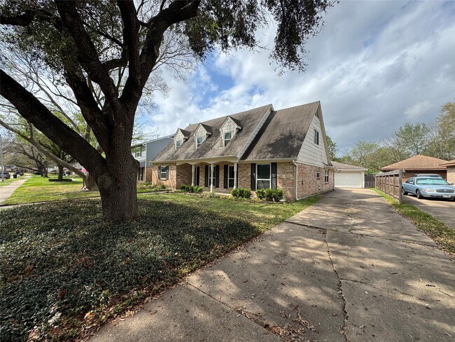 Building Photo - 11821 Westmere Dr