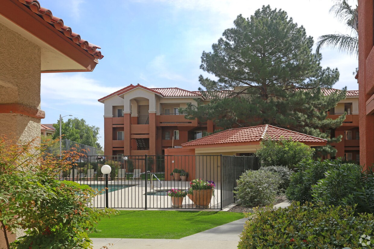Sandstone Apartments Apartments 405 E Prince Rd Tucson, AZ