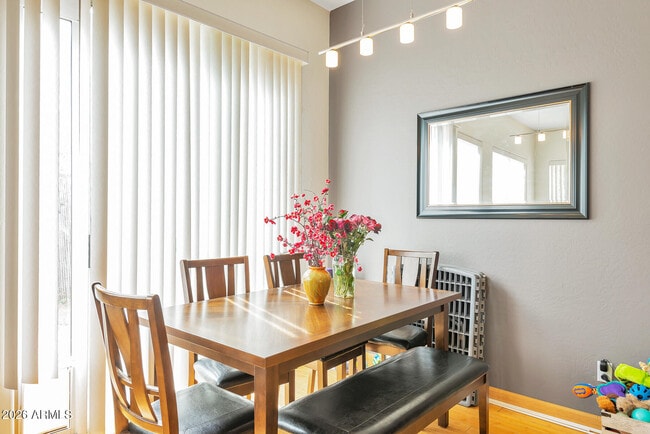 Foto del edificio - 2019 E Campbell Ave