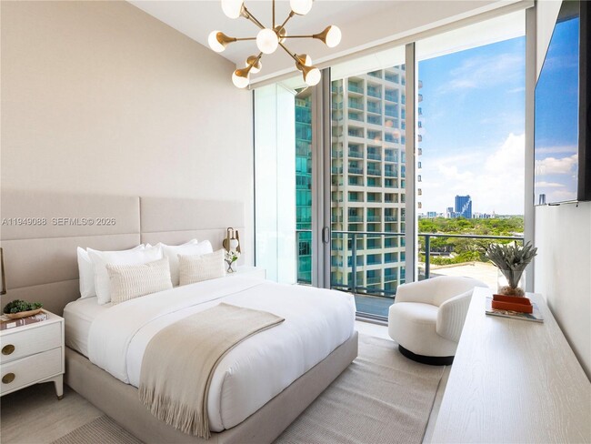 Building Photo - 2669 S Bayshore Dr