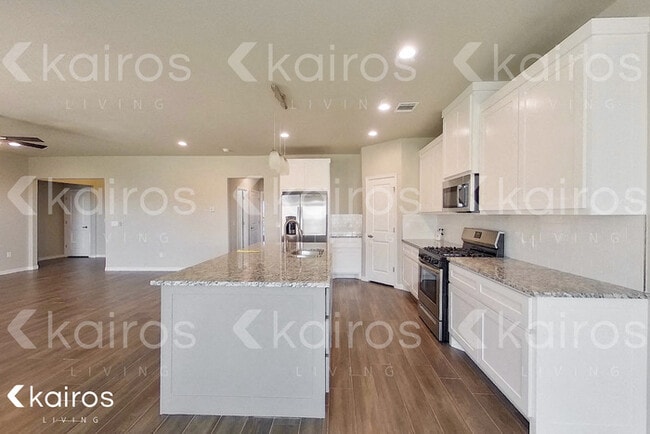 Building Photo - 2701 Knoll Dr