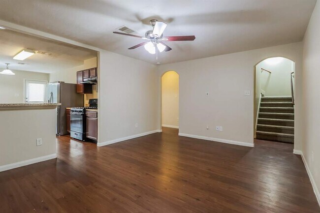 Building Photo - 6350 Scotchwood Dr