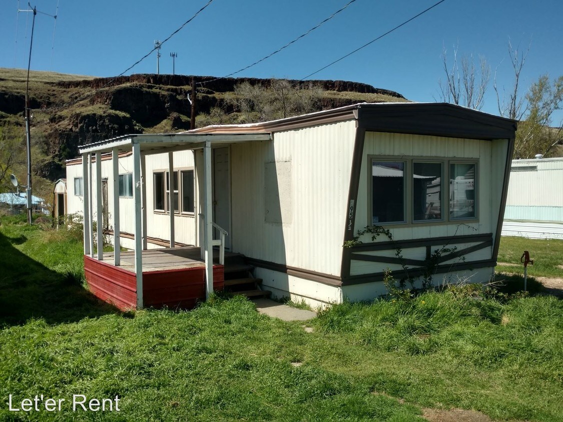 2 br, 1 bath House - 595 C SW Birch Place - 2 br, 1 bath House - 595 C  SW Birch Place