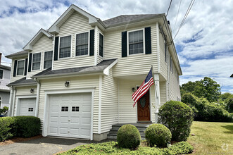 Building Photo - 381 S Pine Creek Rd