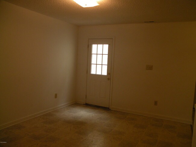 Building Photo - 12 Donnell Ave