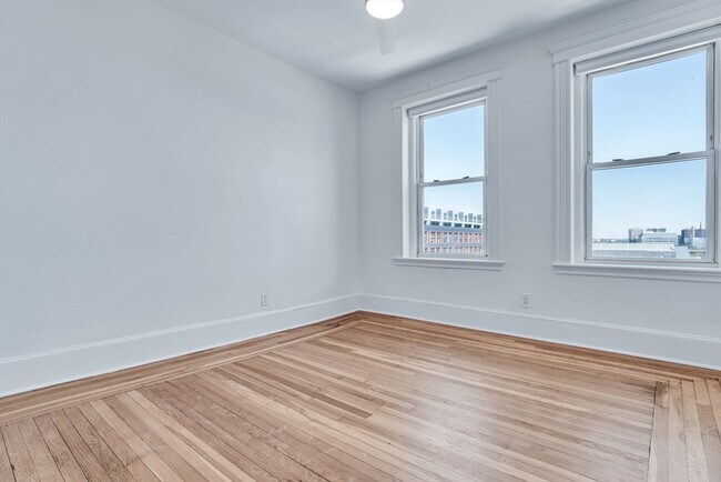 Foto del edificio - 1082 Commonwealth Ave