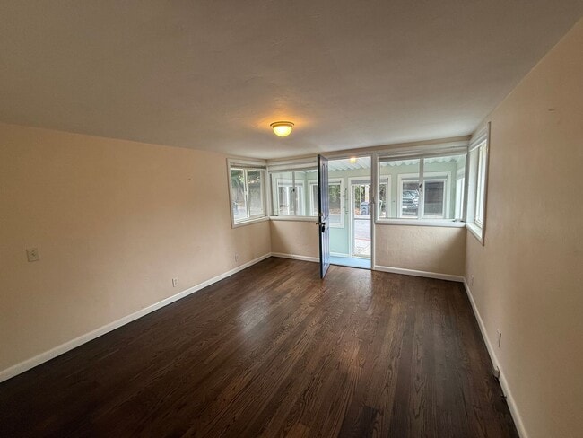 Building Photo - CHARMING 1Bd/1BA, MILL VALLEY HOUSE IN DES...