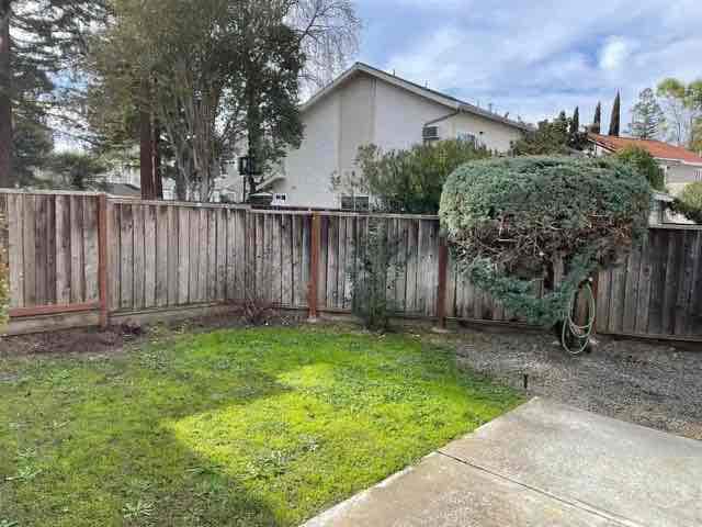 Building Photo - 123 Brenton Ct