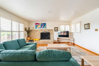Building Photo - 632 Waterview Isle