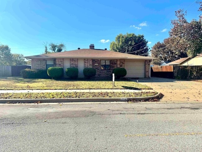 Foto del edificio - 4422 McNiel Ave