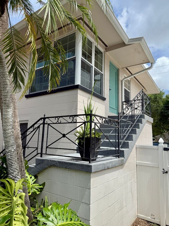 Foto del edificio - Fully furnished 1/1 Apartment Old NE