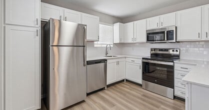 Building Photo - Polo Club