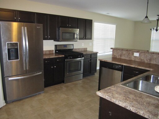Building Photo - 122 Kenmore Ct