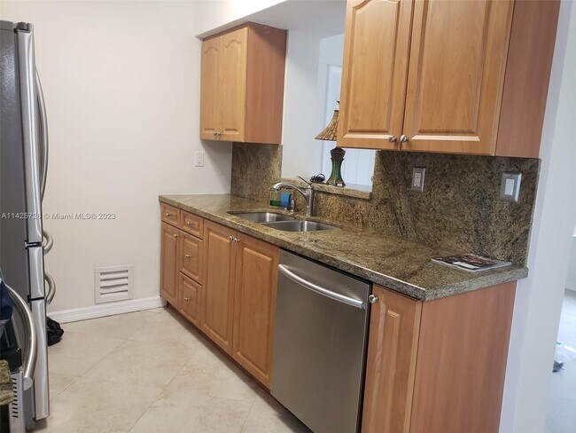 Building Photo - 3250 SW 23rd St