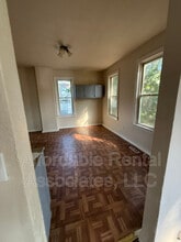 Building Photo - 1310 W Scott St