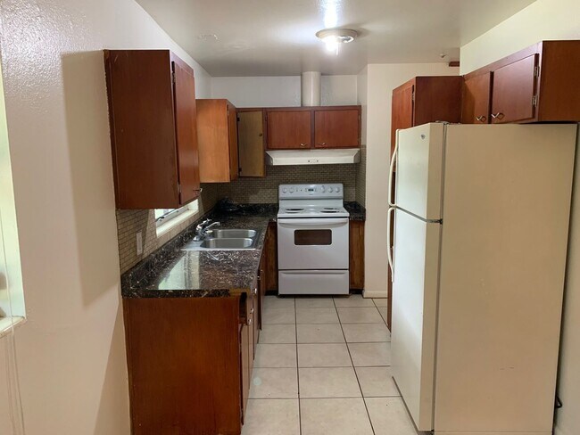 Foto del edificio - 4/2 House on Atkamire Drive, available now!