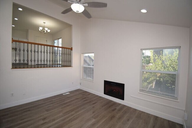 Building Photo - 883 Westpointe Cir