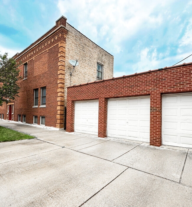 Building Photo - 2751 N Campbell Ave
