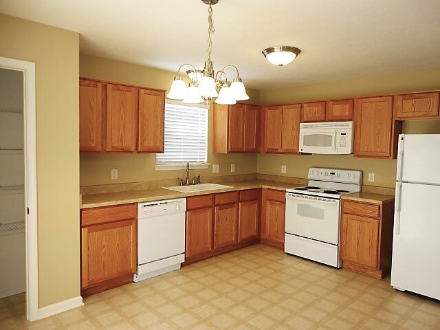 Foto del edificio - 219 Rolling Ridge Drive