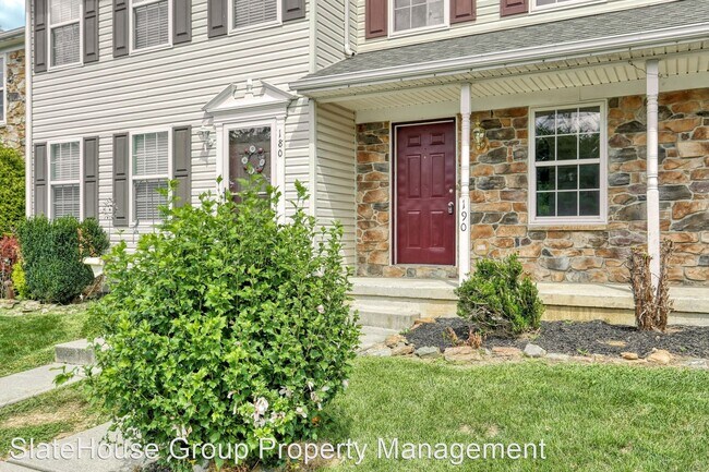 Building Photo - 4 br, 2.5 bath House - 190 Charles Cir