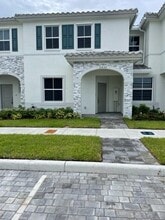 Building Photo - 2632 SE 19th St