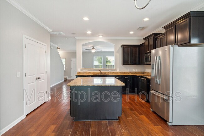 Building Photo - 12 Anzio Ave