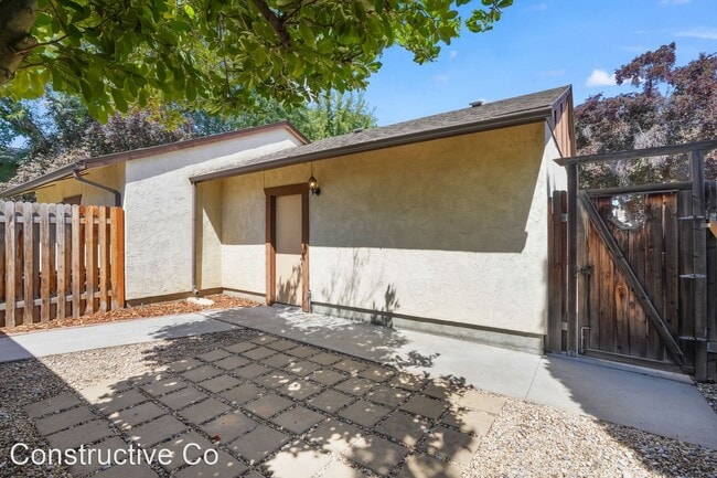 Foto del edificio - 3 br, 2 bath House - 973 E Congress Street...