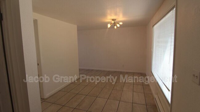 Foto del edificio - 3551 Jason Ave