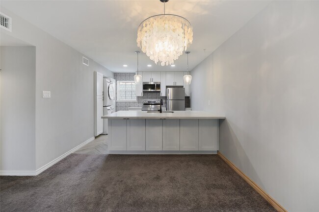 Building Photo - 9015 Gaylord Dr