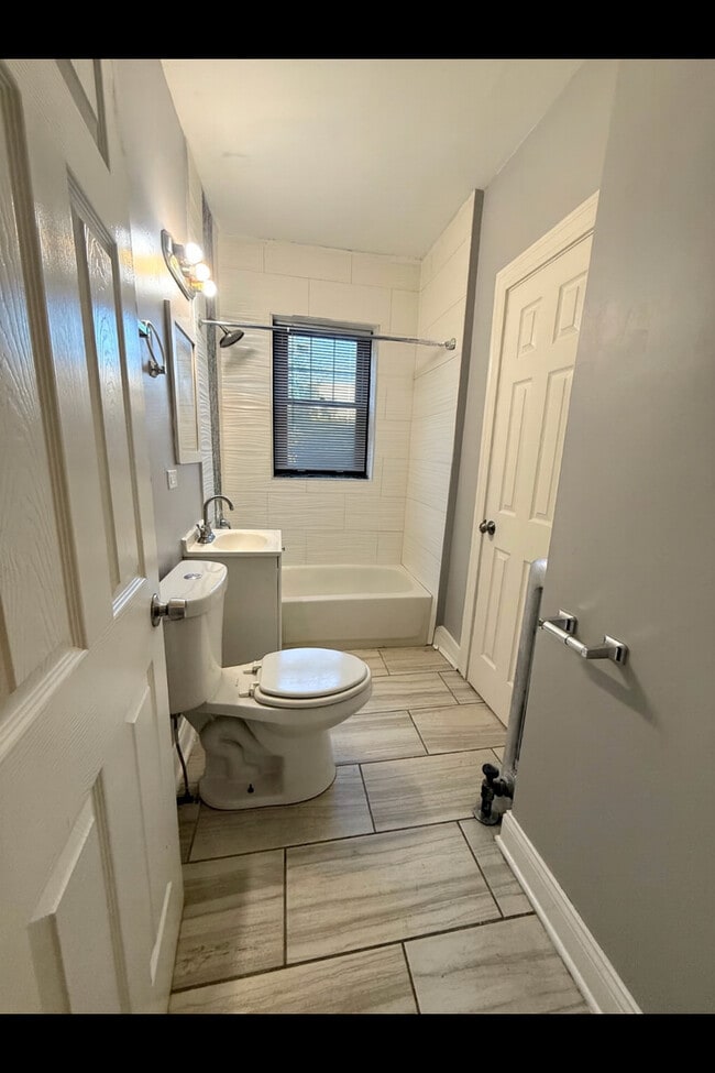 Building Photo - 7640 S Stewart Ave