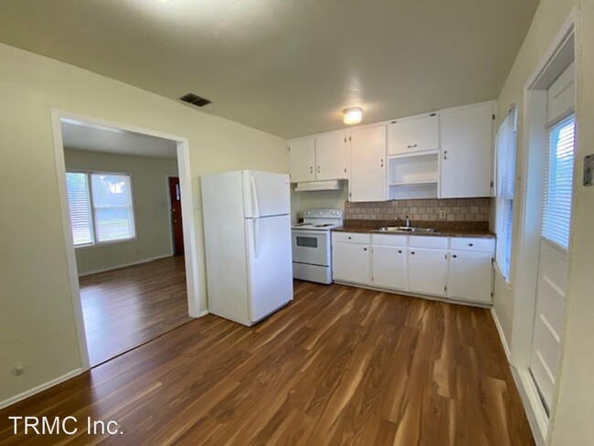 Building Photo - 2 br, 1 bath House - 4953 MONITOR ST.