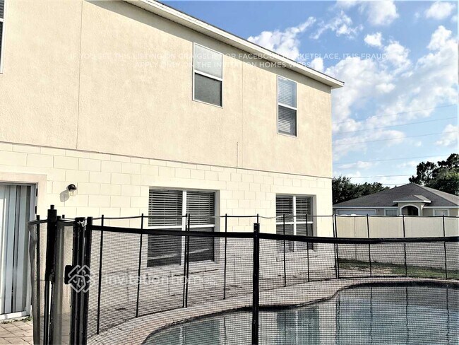 Building Photo - 490 Danube Dr