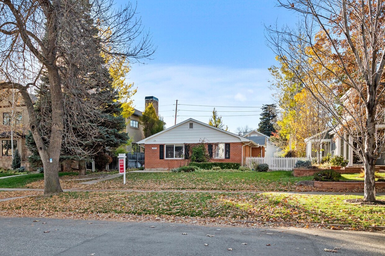 Primary Photo - Beautiful Observatory Park Three Bedroom!