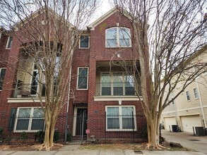 Building Photo - 4100 Blossom St