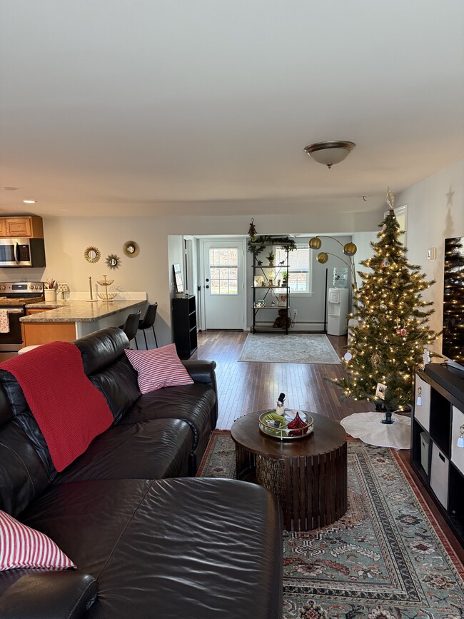 Building Photo - 244 E High St