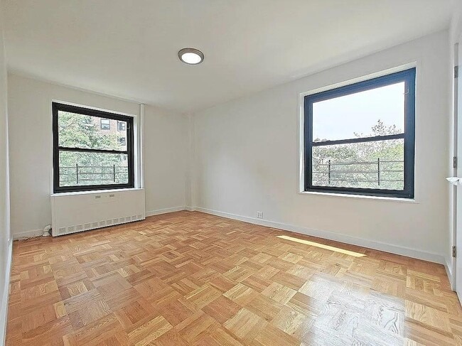 Building Photo - 210 Clinton Ave