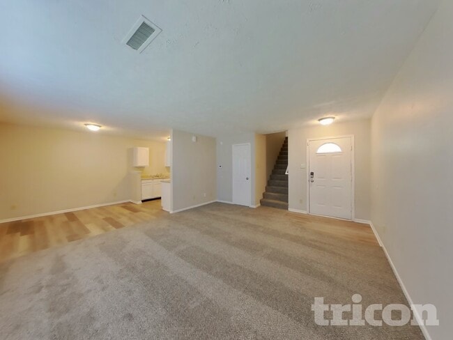 Building Photo - 779 Fern St