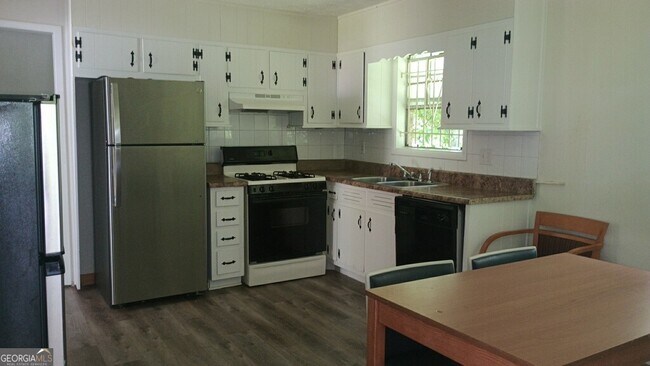 Foto del edificio - 5620 Deerfield Trail