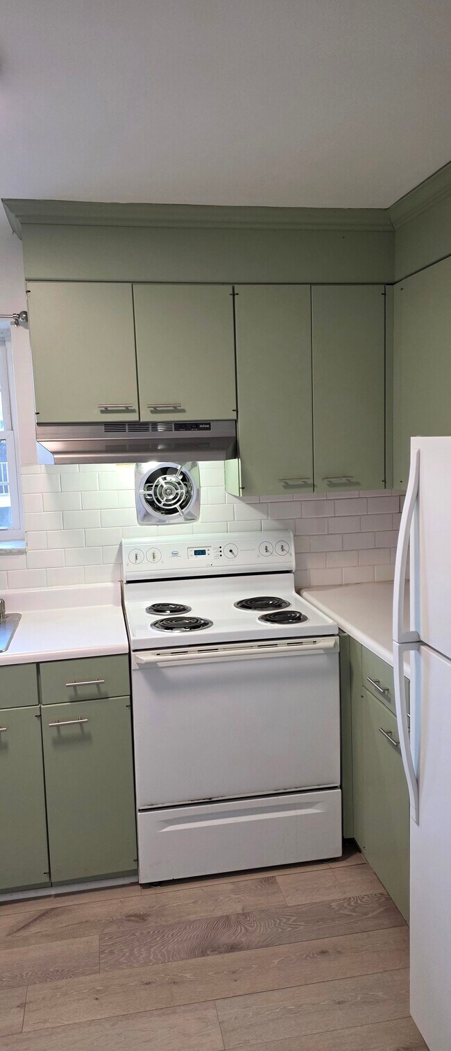 Foto del edificio - 4050 Forest Hill Ave