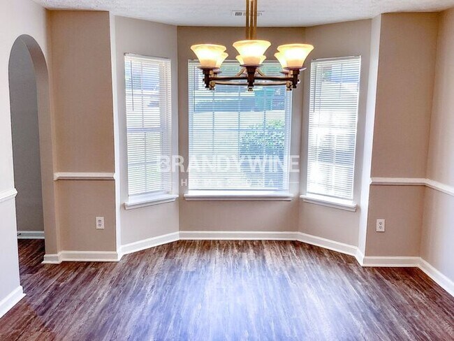 Building Photo - Ideal and Homey 4BR! Apply today!