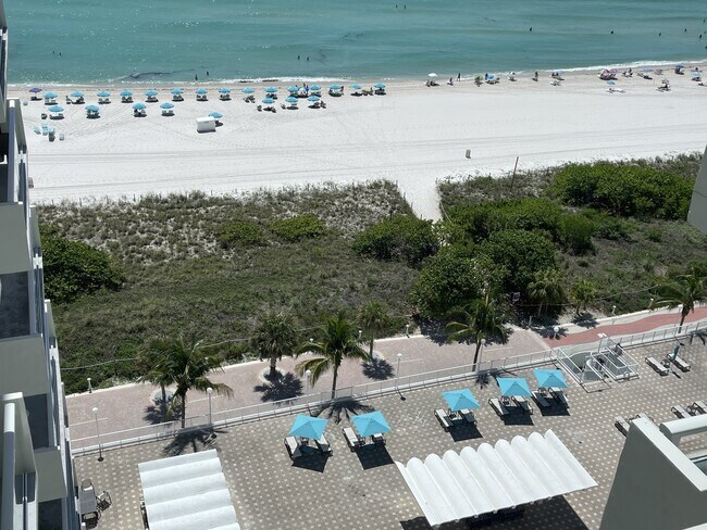 Foto del edificio - 5701 Collins Ave