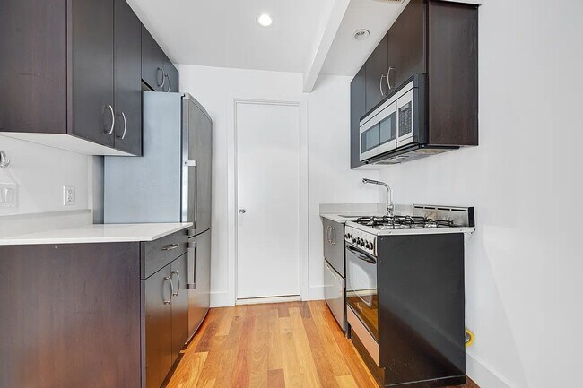 Foto del edificio - 163 Ludlow St