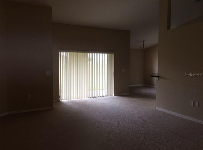 Building Photo - Spacious 4-Bedroom 2 bathroom Home in Wint...