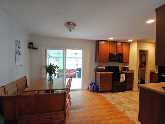 Foto del edificio - Must See 5 Bed/3 Bathroom East Boulder Home - Available August 7th!