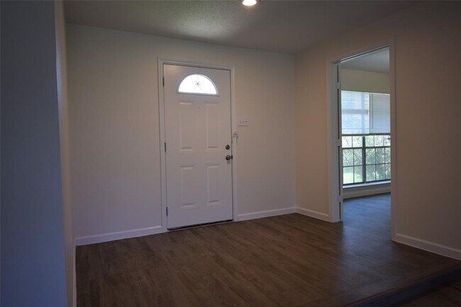 Building Photo - 7407 Cortes Dr