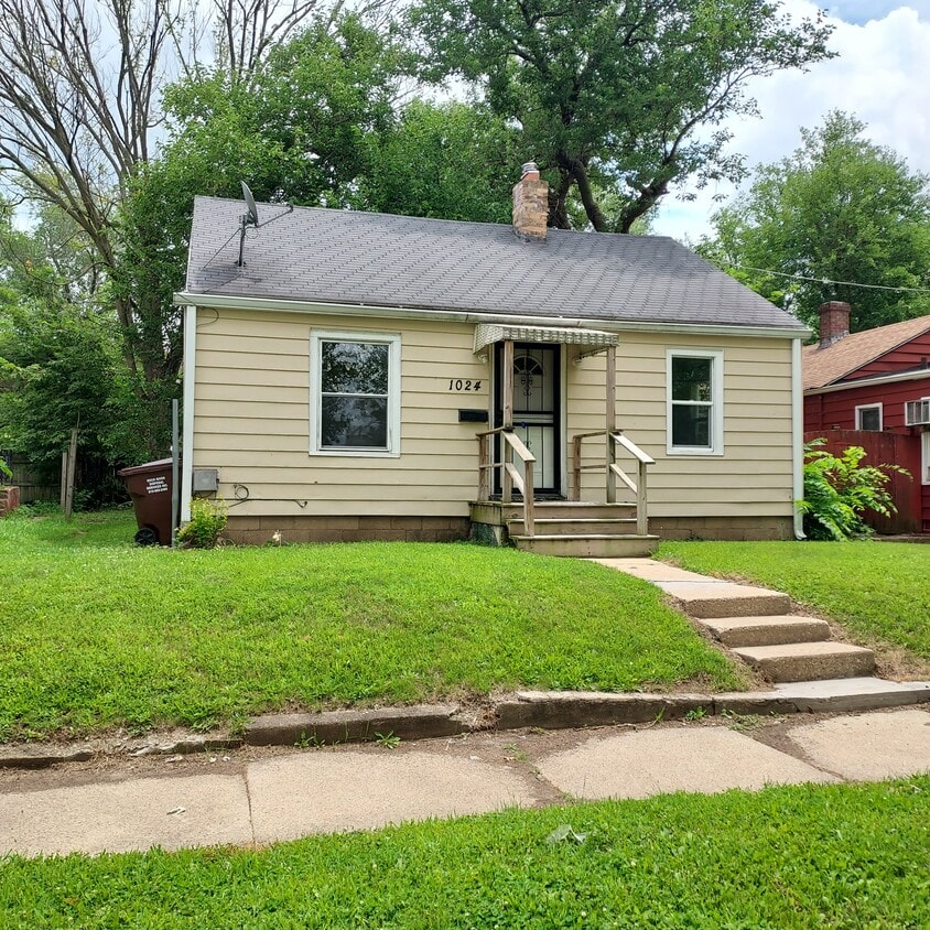 Primary Photo - 1024 S Court St