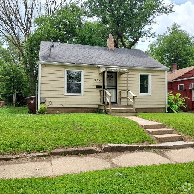 Building Photo - 1024 S Court St