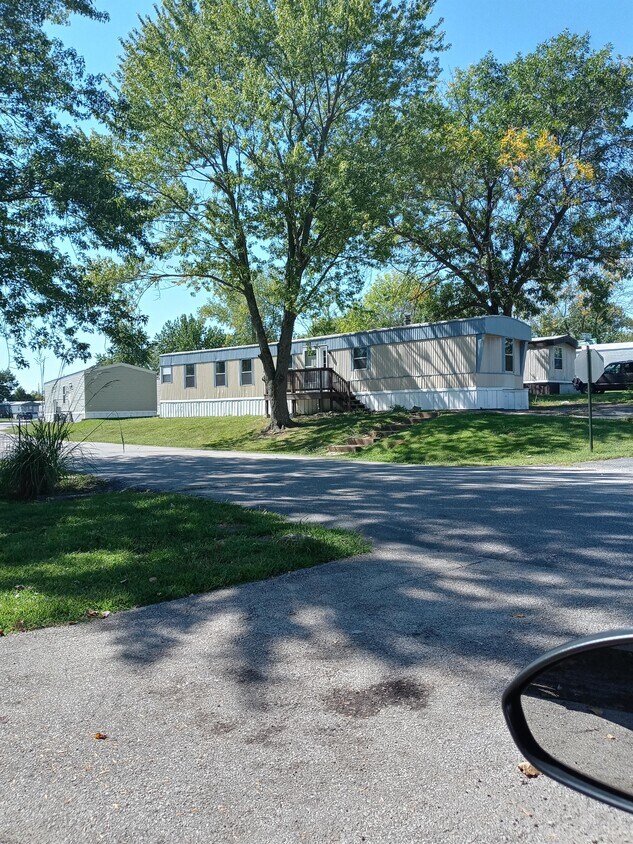 252 Golden Crest Dr, House Springs, MO 63051 House Rental in House