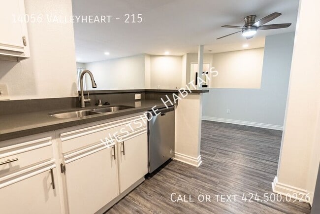 Building Photo - 14056 Valleyheart Dr